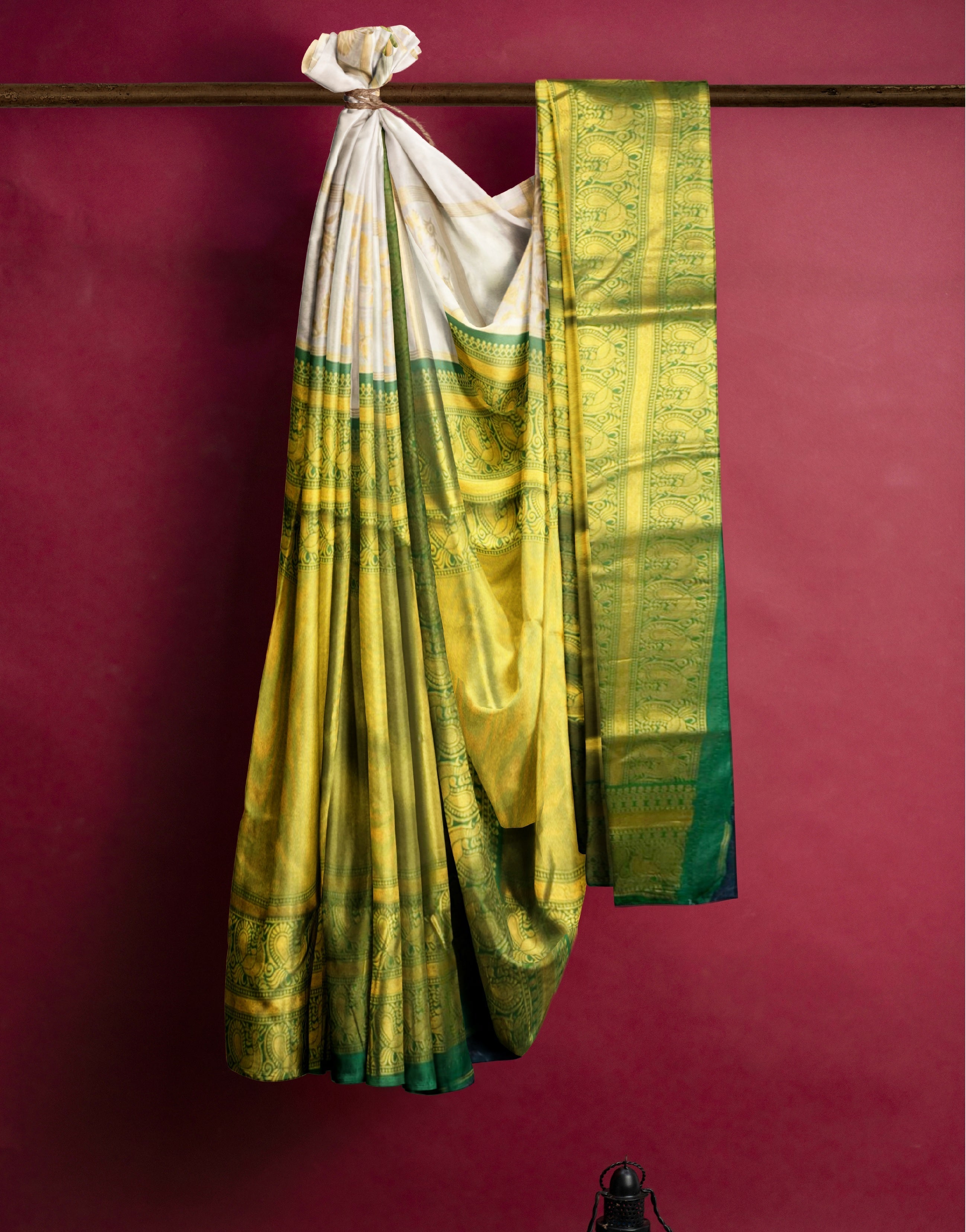 Refreshing White Soft Banarasi Silk Saree With Glittering Blouse Piece