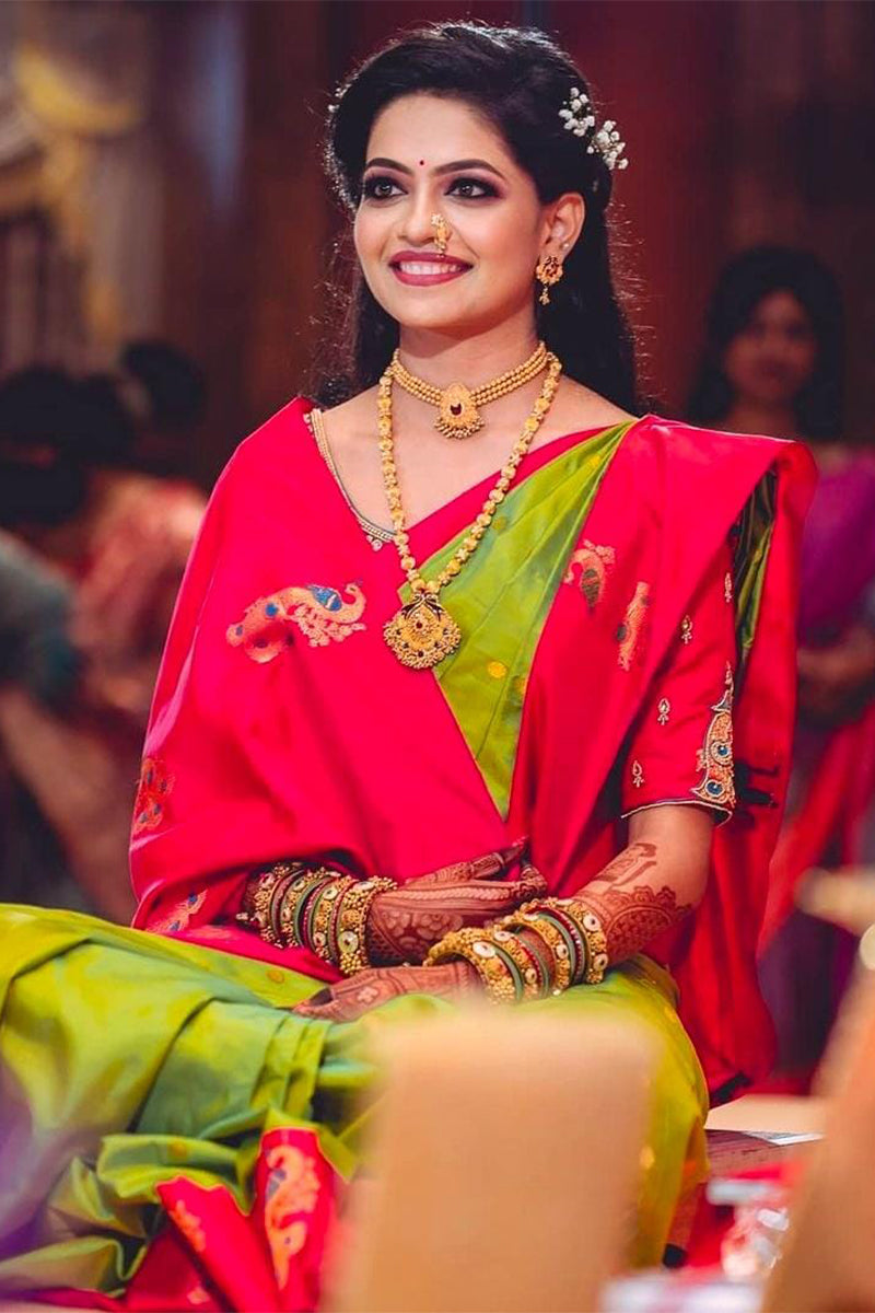 Tantalizing Parrot Soft Silk Saree With Comely Blouse Piece