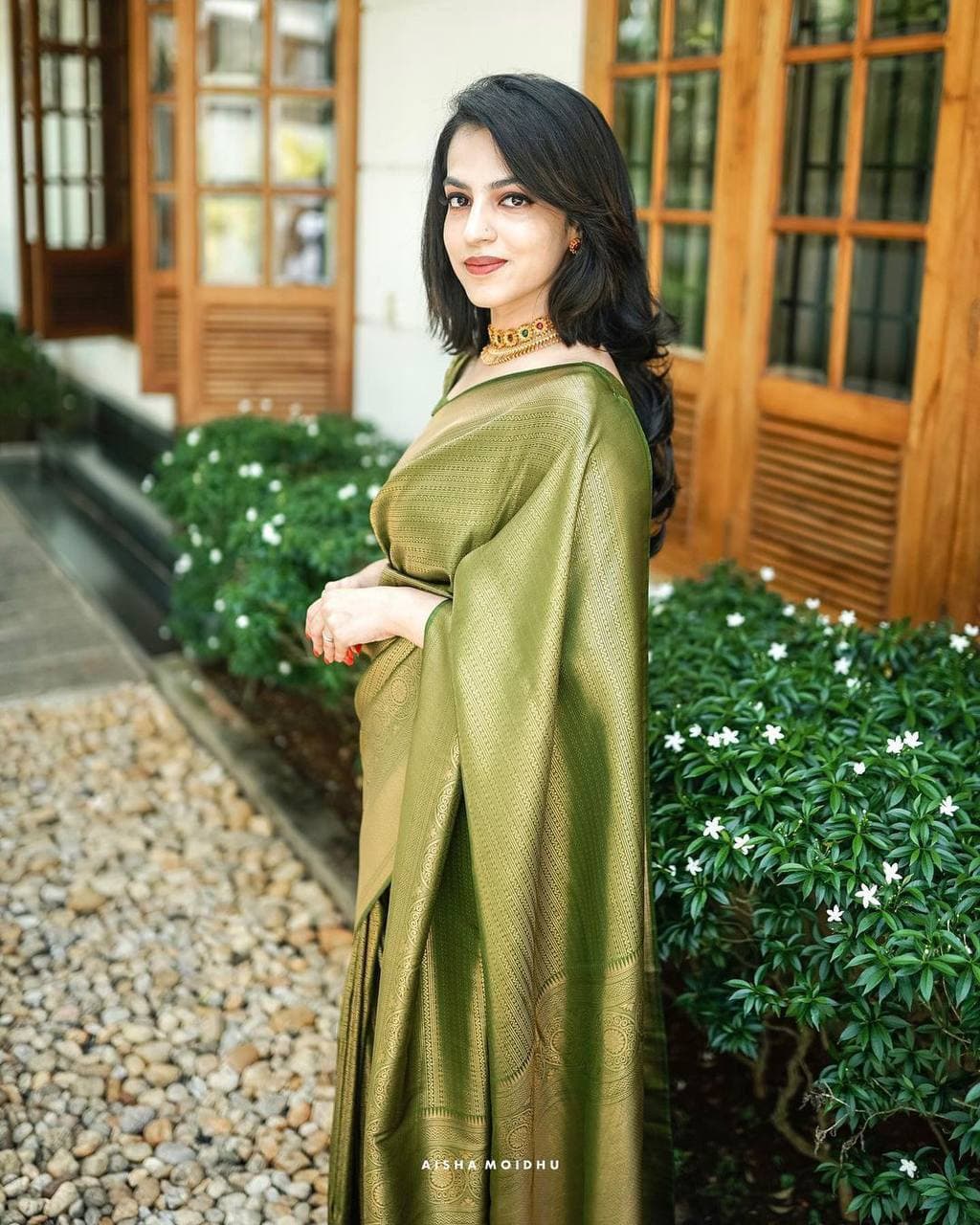 Inimitable Green Soft Kanjivaram Silk Saree With Incredible Blouse Piece