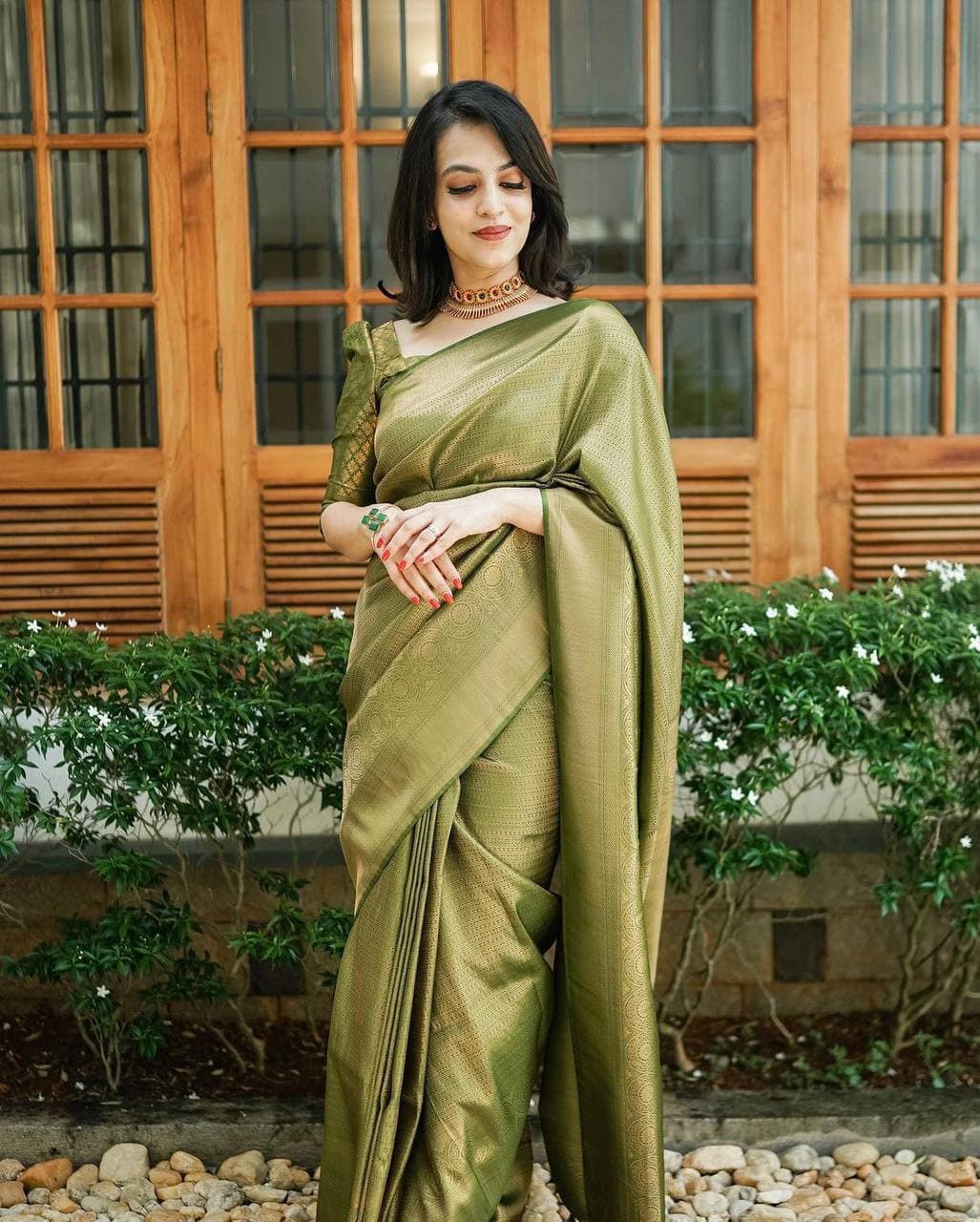 Inimitable Green Soft Kanjivaram Silk Saree With Incredible Blouse Piece