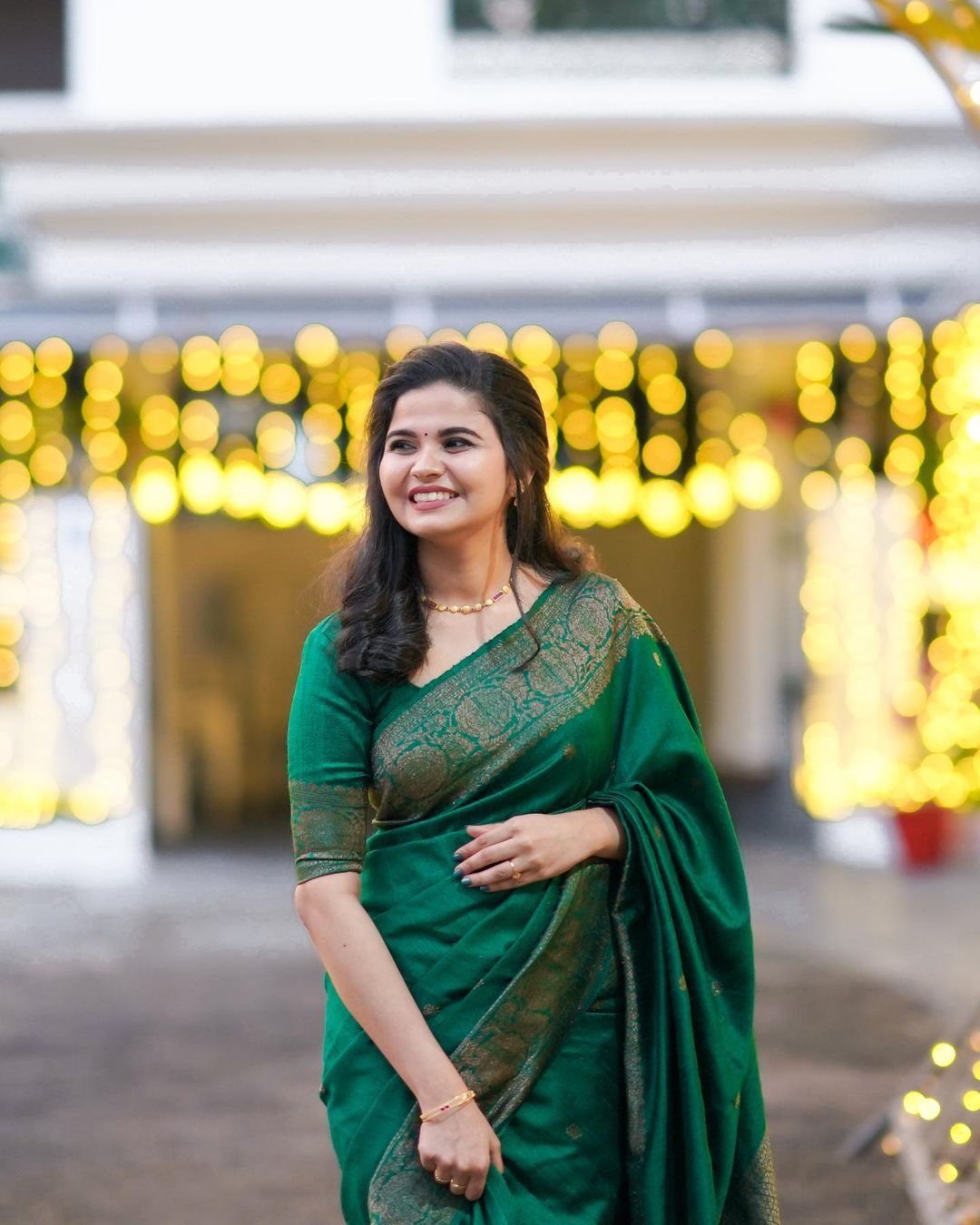 Exquisite Green Soft Banarasi Silk Saree With Lovely Blouse Piece