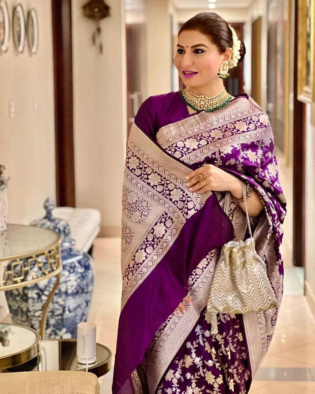 Lustrous Purple Soft Banarasi Silk Saree With Gratifying Blouse Piece