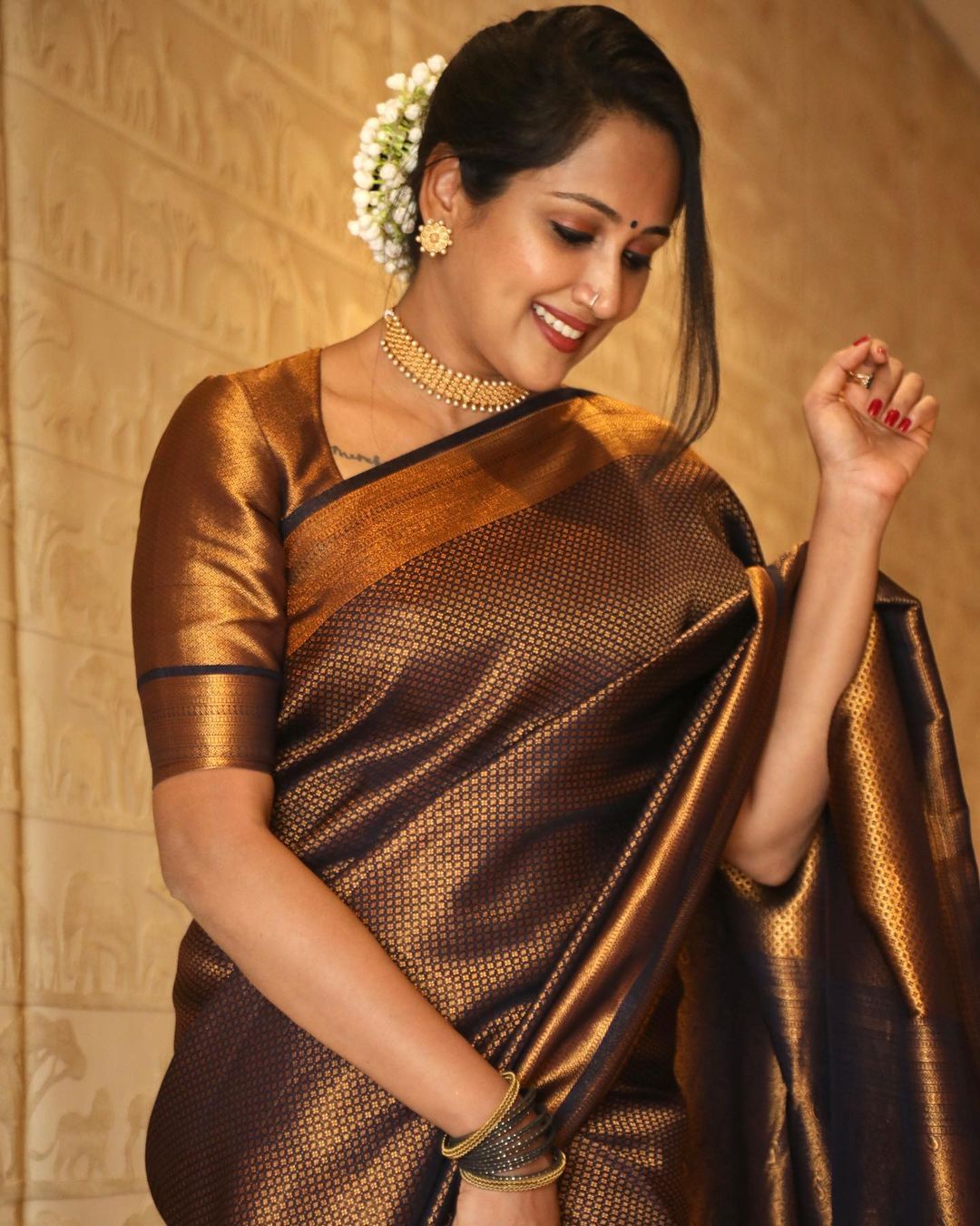 Quintessential Black Soft Kanjivaram Silk Saree With Surpassing Blouse Piece