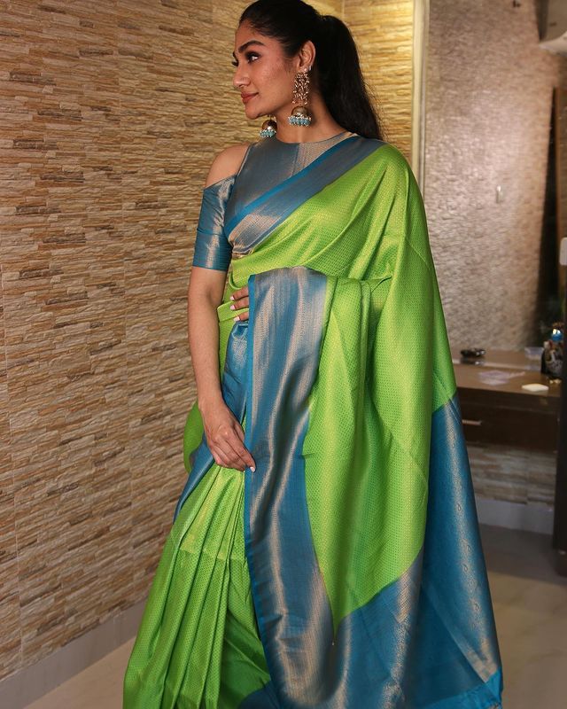 Charismatic Parrot Soft Kanjivaram Silk Saree With Lovely Blouse Piece