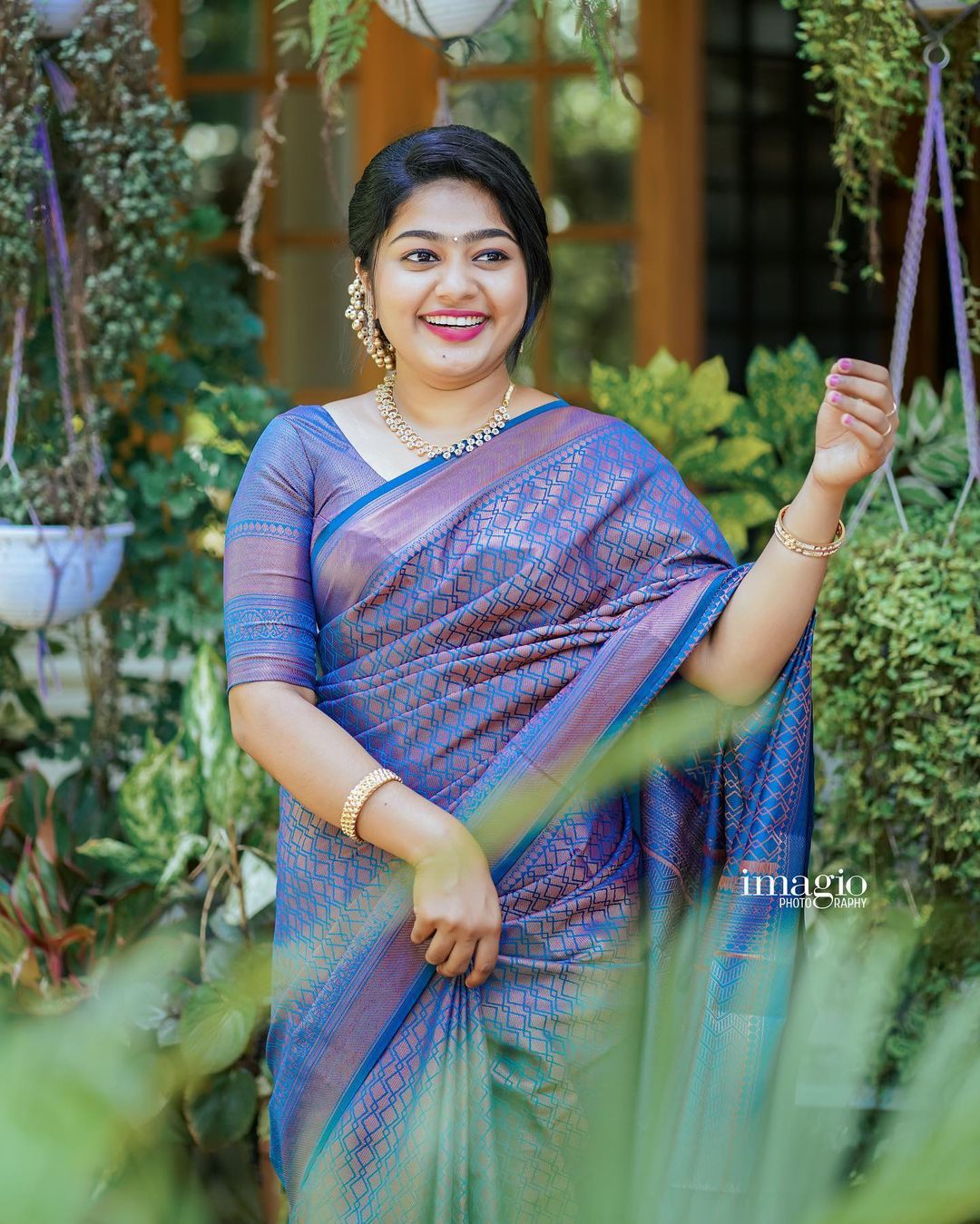 Sumptuous Blue Soft Silk Saree With Luxuriant Blouse Piece