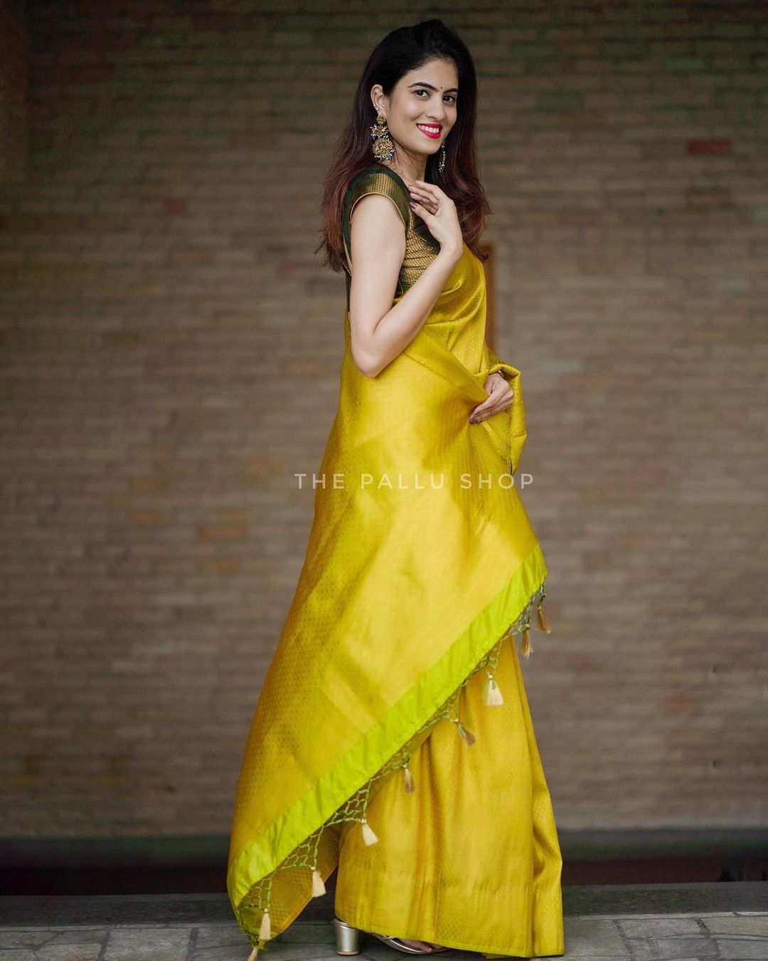 Glittering Yellow Soft Silk Saree with Excellent Blouse Piece