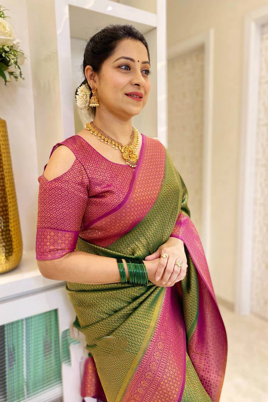 Vibrant Green Soft Silk Saree With Surreptitious Blouse Piece