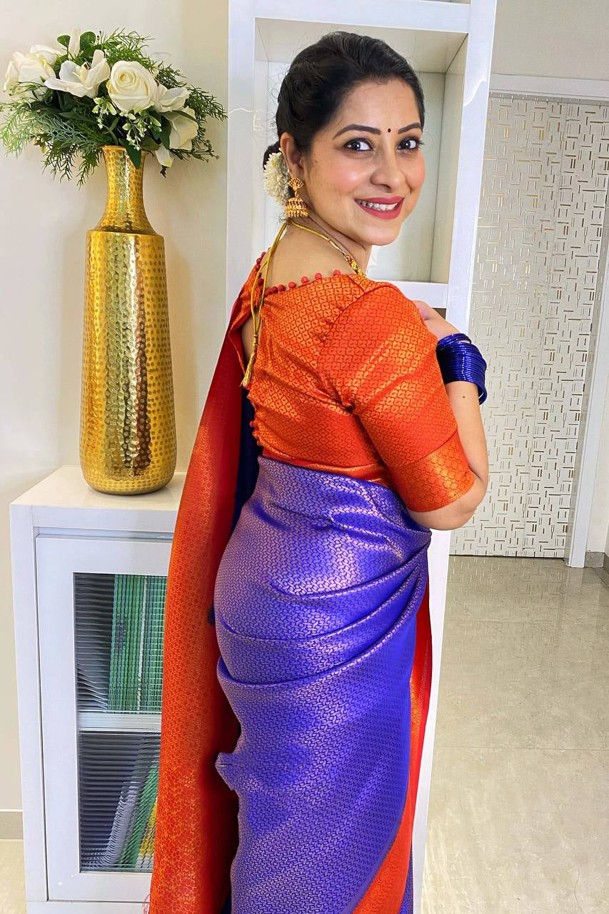 Effulgent Royal Blue Soft Silk Saree With Improbable Blouse Piece