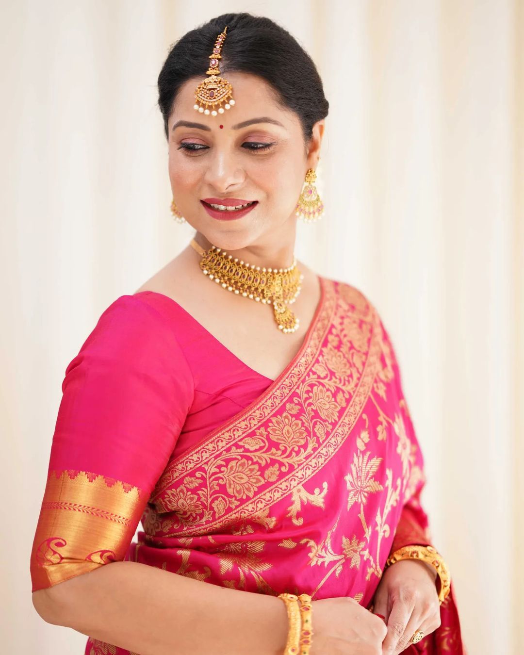 Redolent Dark Pink Soft Banarasi Silk Saree With Prodigal Blouse Piece