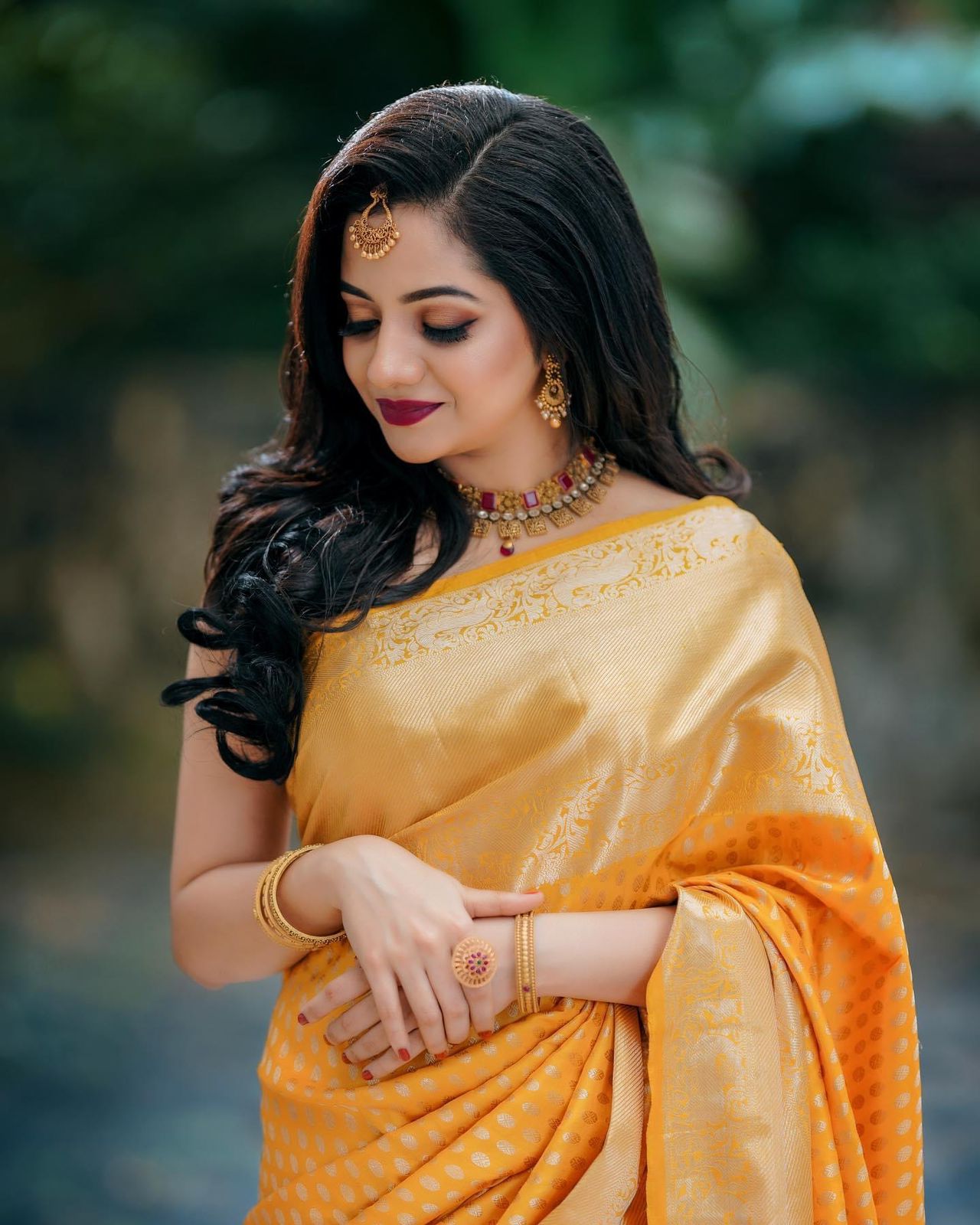 Dulcet Yellow Soft Banarasi Silk Saree With Breathtaking Blouse Piece