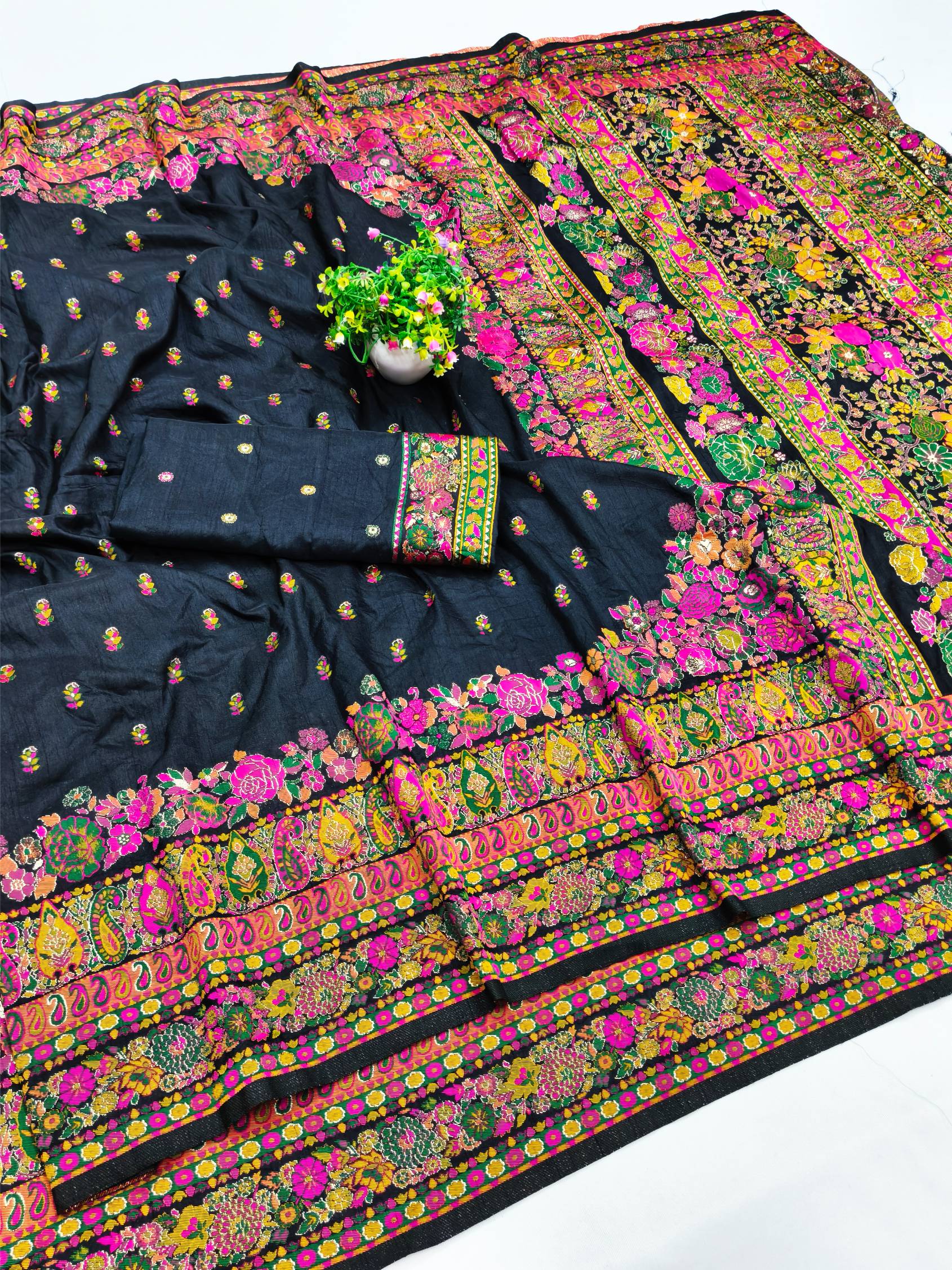 Posh Black Nylon Dola Pashmina Saree With Lissome Blouse Piece