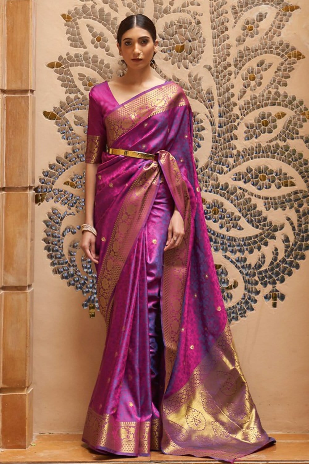 Gratifying Purple Pure Kanjivaram Silk Saree with Artistic Blouse Piece