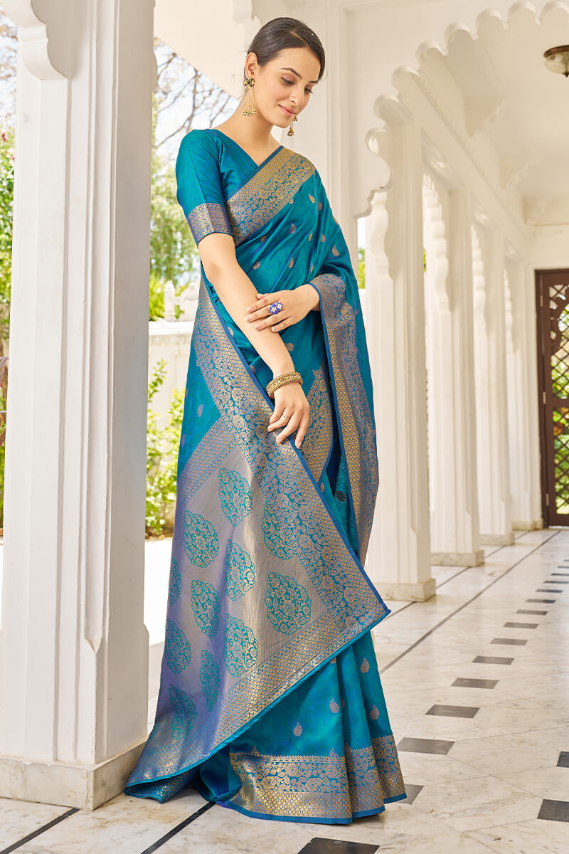 Verdant Firozi Kanjivaram Silk Saree With Comely Blouse Piece