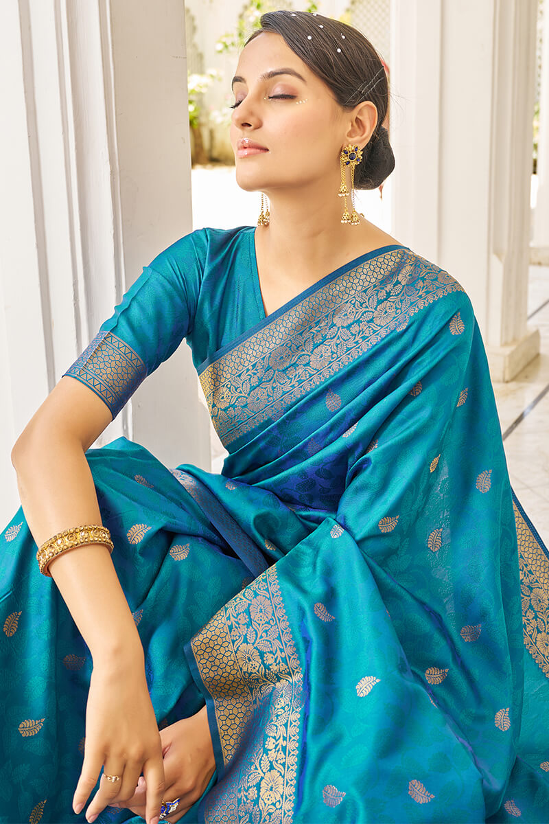 Verdant Firozi Kanjivaram Silk Saree With Comely Blouse Piece
