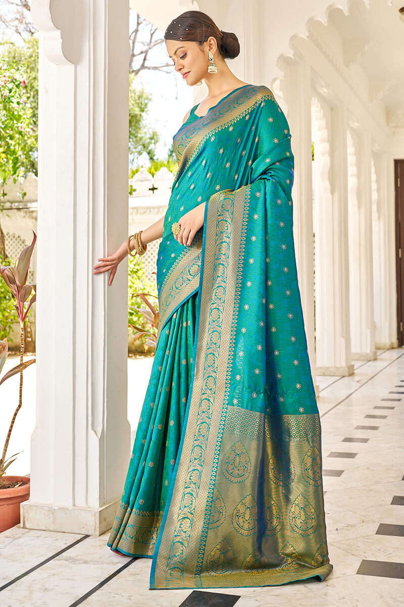Eclat Rama Kanjivaram Silk Saree With Majesty Blouse Piece