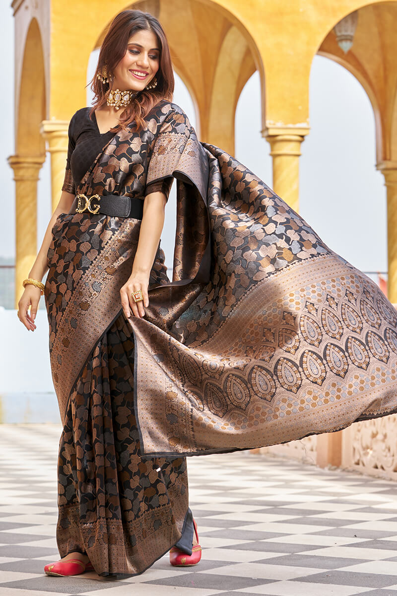Mellifluous Black Kanjivaram Silk Saree With Divine Blouse Piece