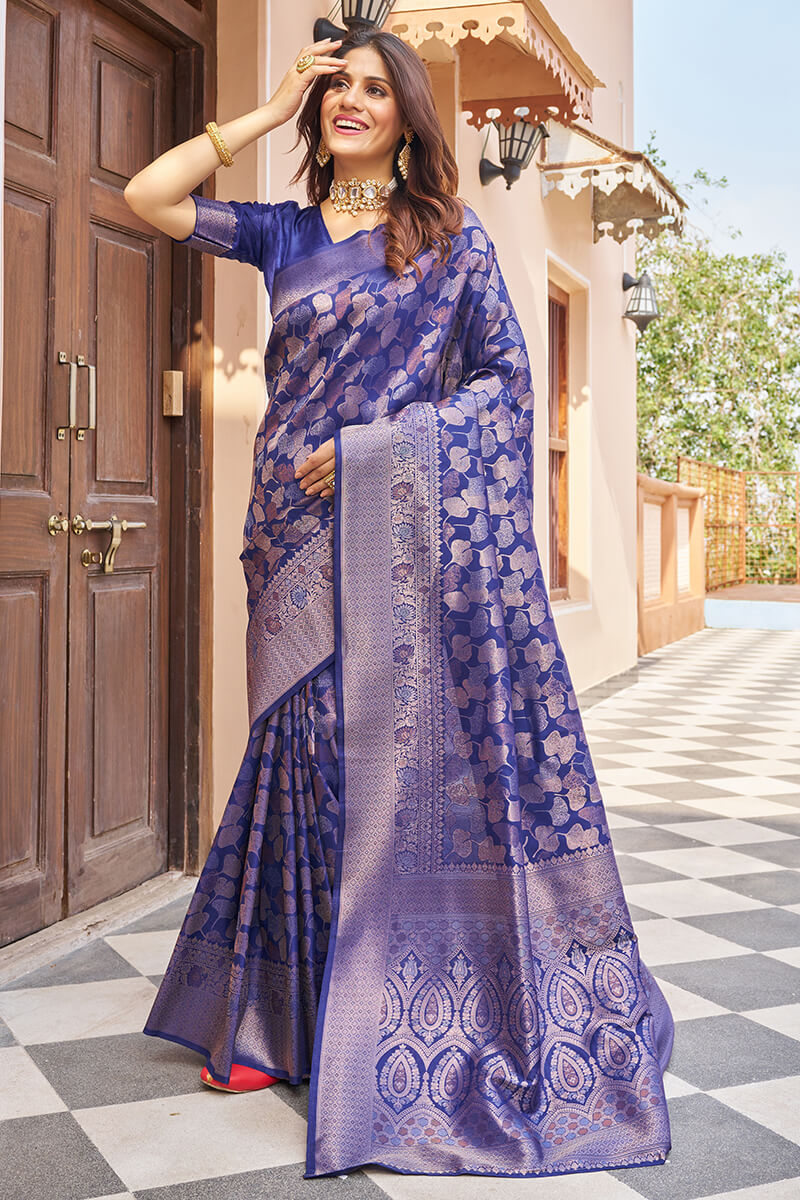 Tantalizing Navy Blue Kanjivaram Silk Saree With Chatoyant Blouse Piece