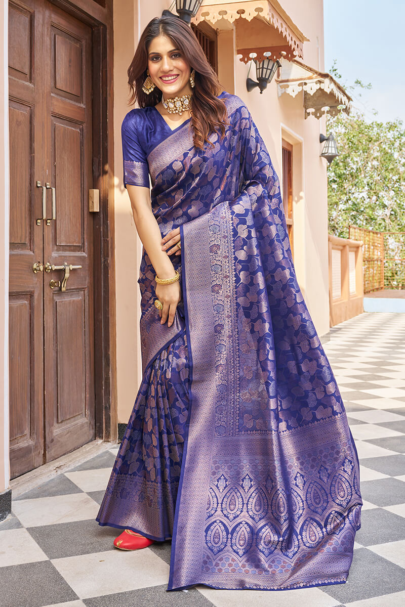 Tantalizing Navy Blue Kanjivaram Silk Saree With Chatoyant Blouse Piece