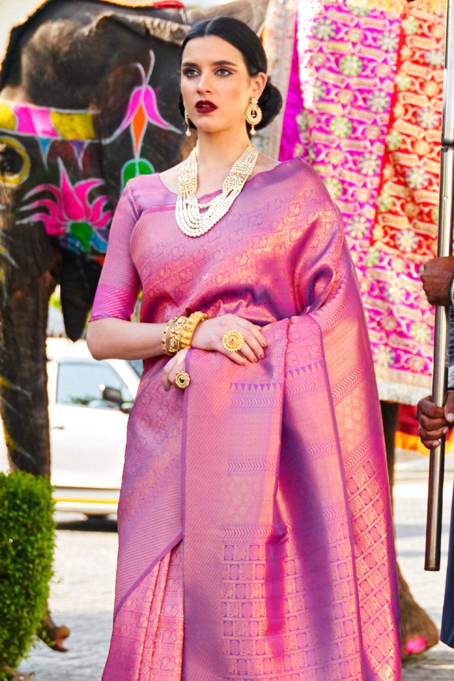 Outstanding Purple Kanjivaram Silk Saree With Snappy Blouse Piece