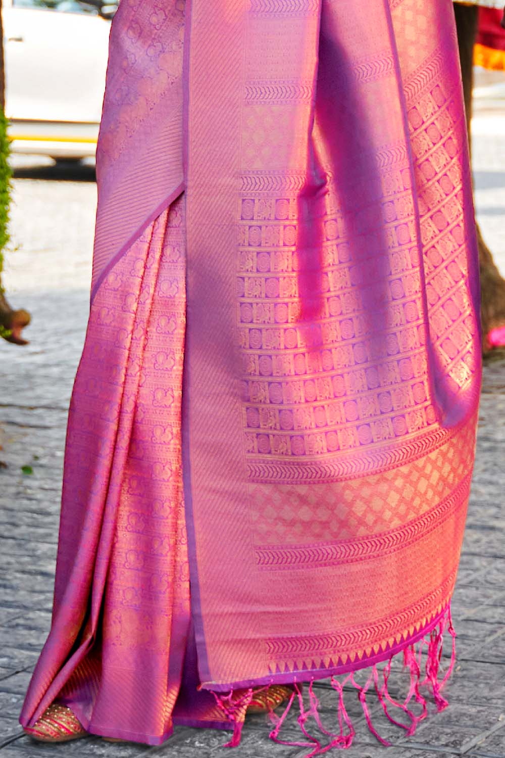 Outstanding Purple Kanjivaram Silk Saree With Snappy Blouse Piece