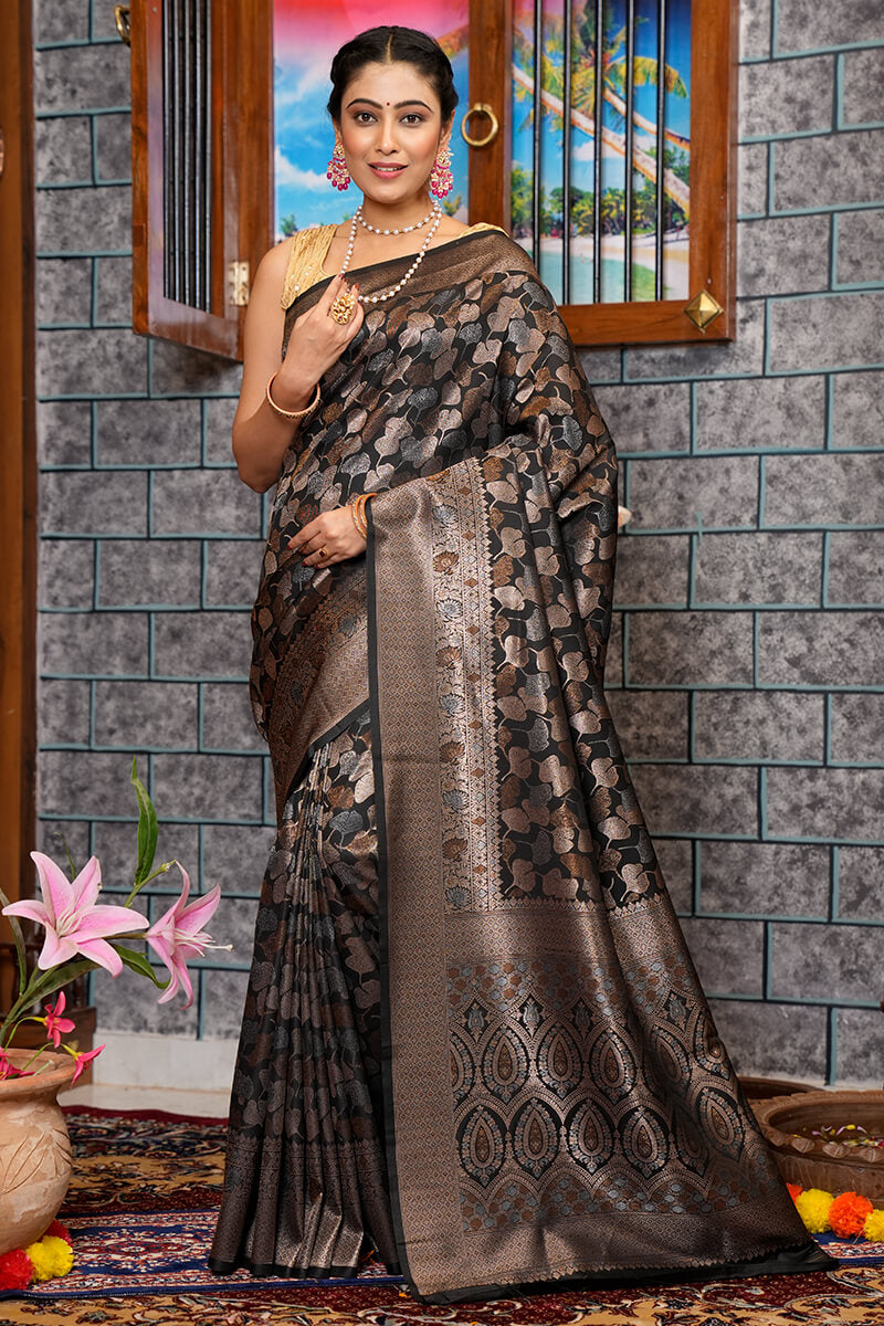Preferable Black Kanjivaram Silk Saree With Fantabulous Blouse Piece