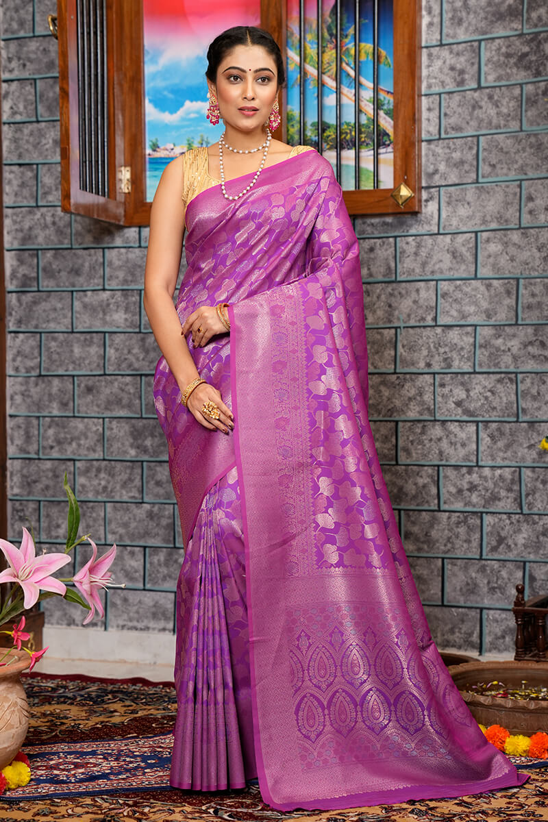 Mesmeric Purple Kanjivaram Silk Saree With Ravishing Blouse Piece