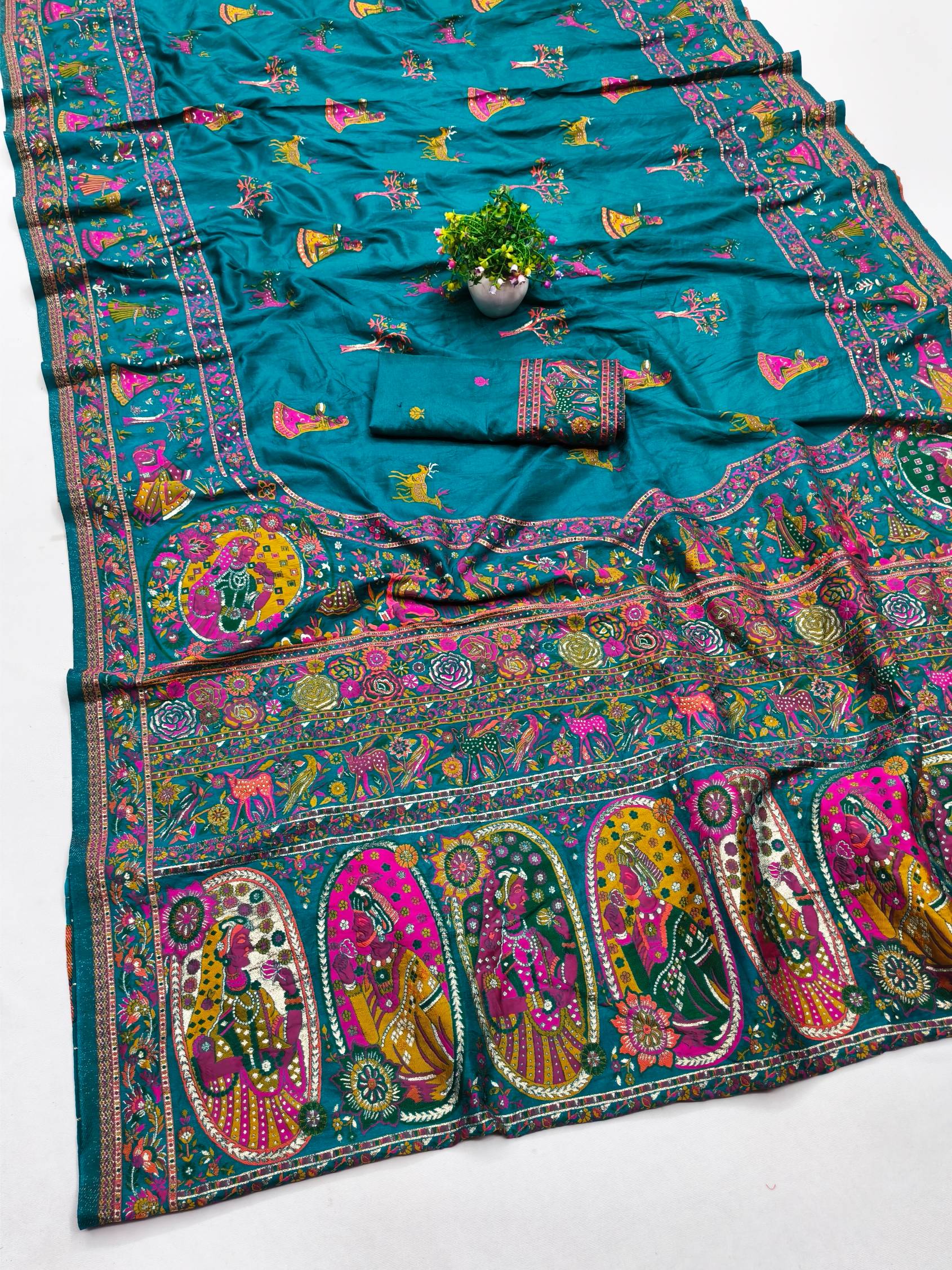 Dulcet Rama Nylon Dola Pashmina Saree With Chatoyant Blouse Piece