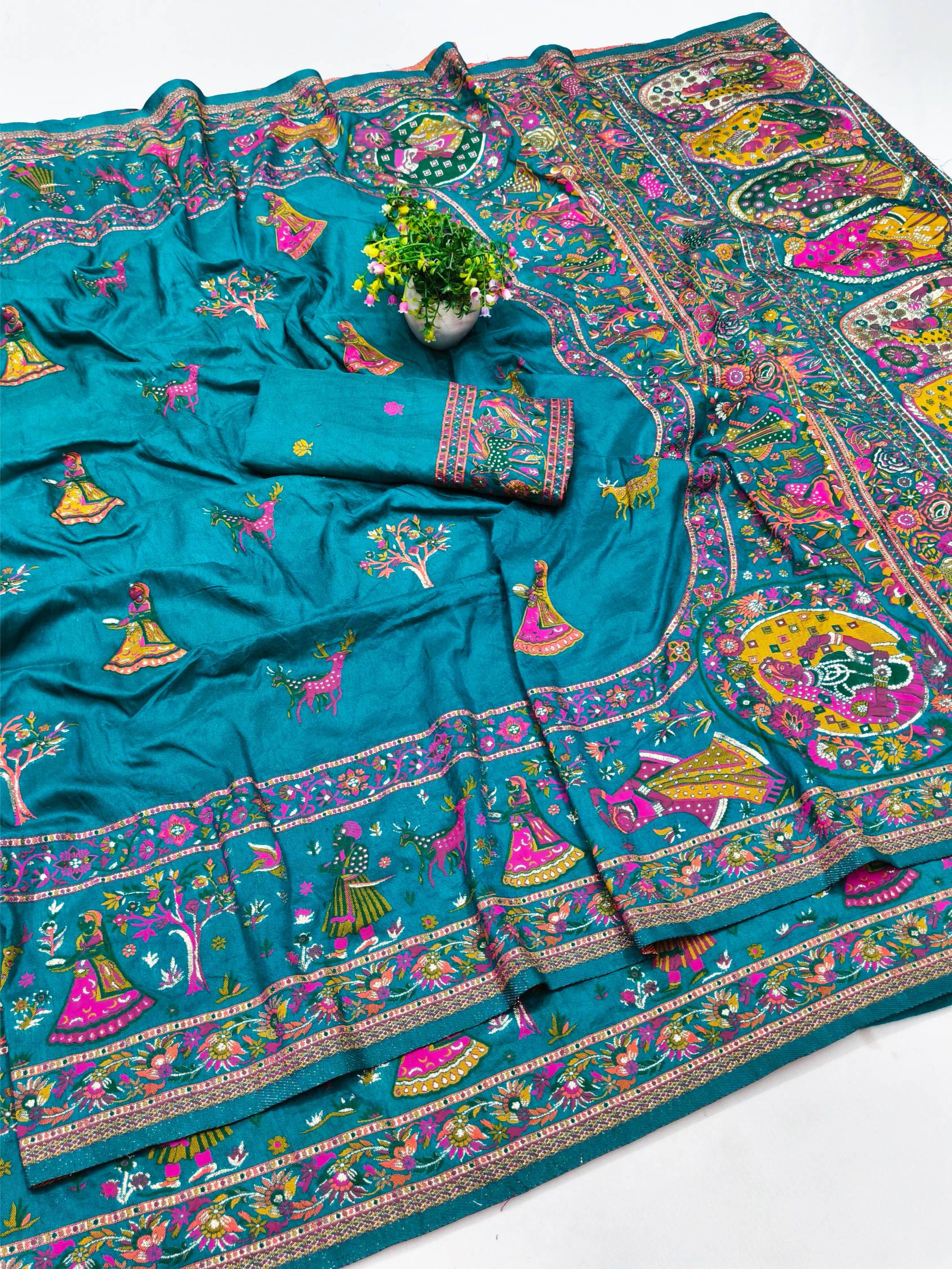 Dulcet Rama Nylon Dola Pashmina Saree With Chatoyant Blouse Piece