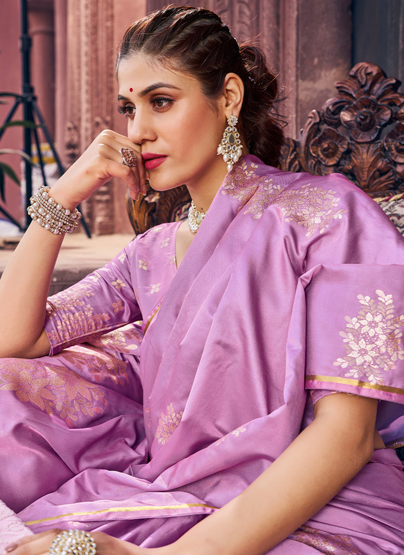 Majesty Lavender Soft Banarasi Silk Saree With Confounding Blouse Piece