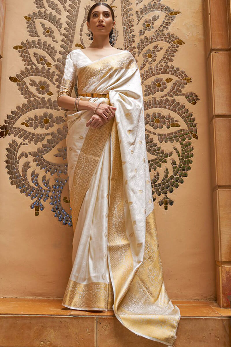 Fancifull White Kanjivaram Silk Saree With Quintessential Blouse Piece