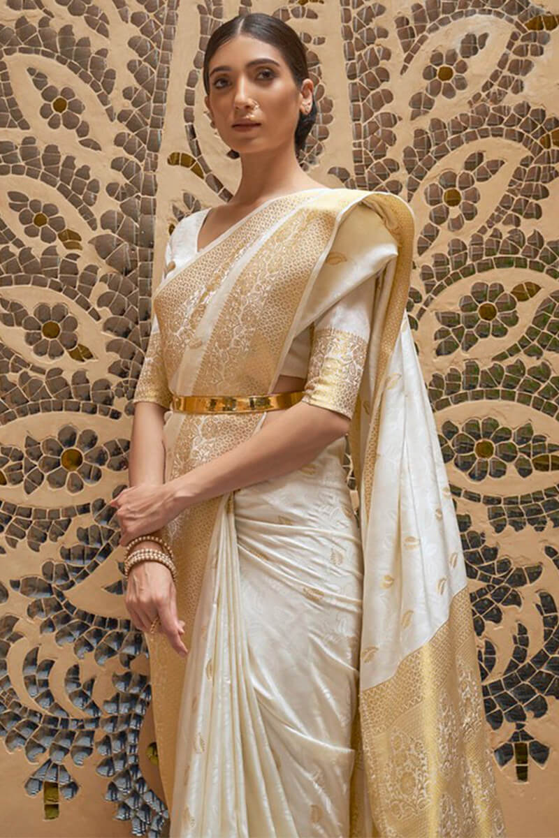 Fancifull White Kanjivaram Silk Saree With Quintessential Blouse Piece