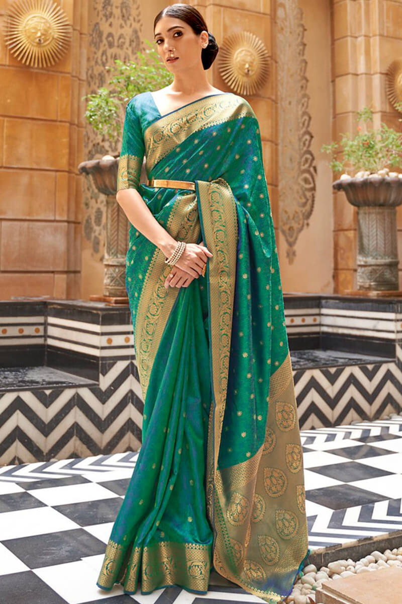 Desirable Rama Kanjivaram Silk Saree With Smashing Blouse Piece