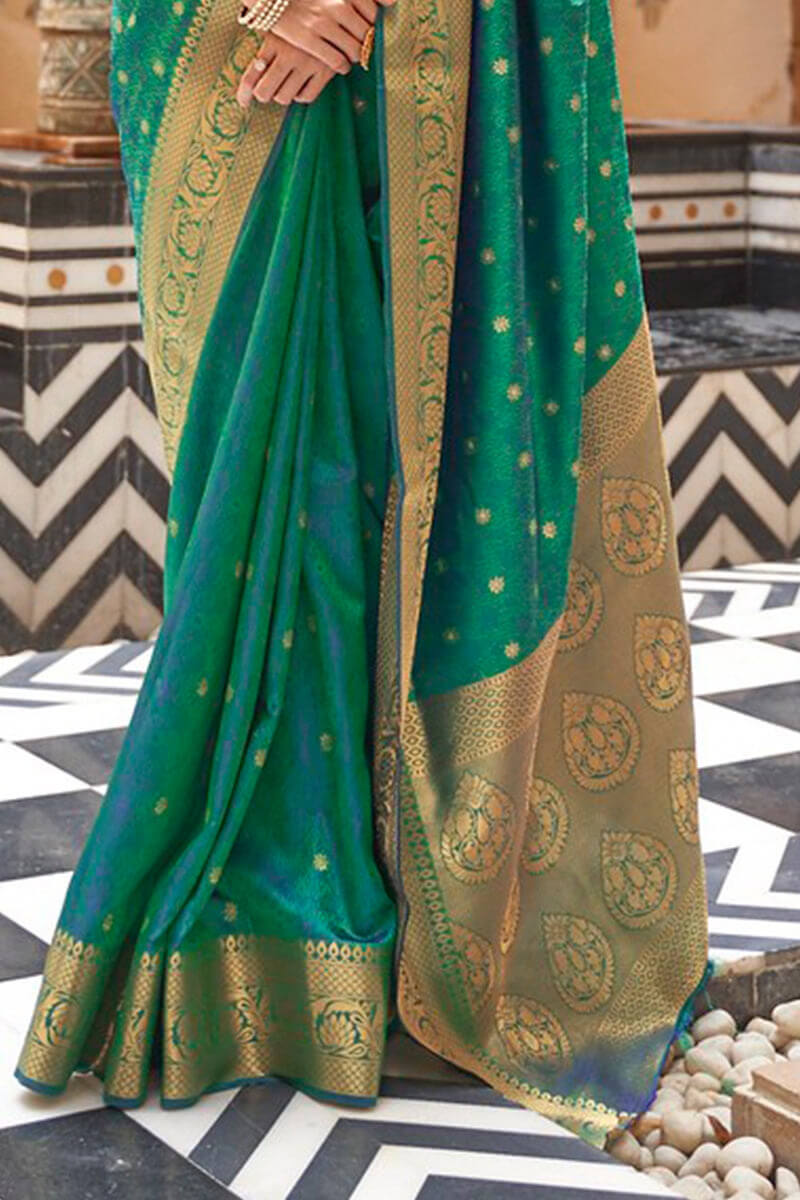 Desirable Rama Kanjivaram Silk Saree With Smashing Blouse Piece