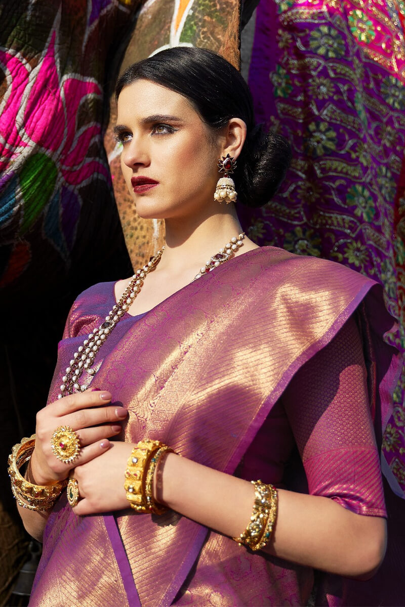 Mesmerising Purple Kanjivaram Silk Saree With Snappy Blouse Piece