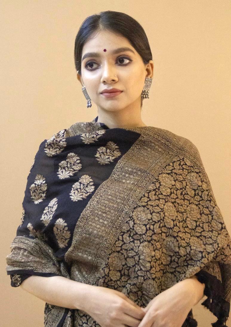 Skinny Black Soft Silk Saree With Snappy Blouse Piece