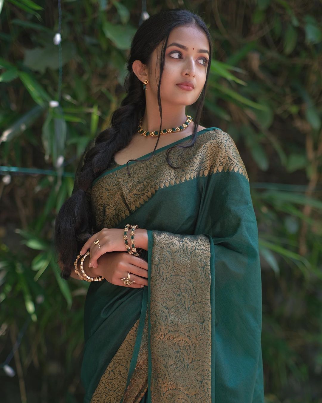 Excellent Dark Green Soft Silk Saree With Dazzling Blouse Piece