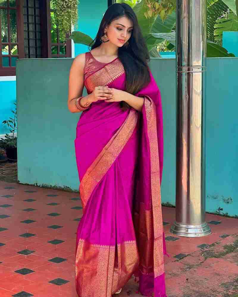 Enticing Dark Pink Soft Silk Saree With Hypnotic Blouse Piece