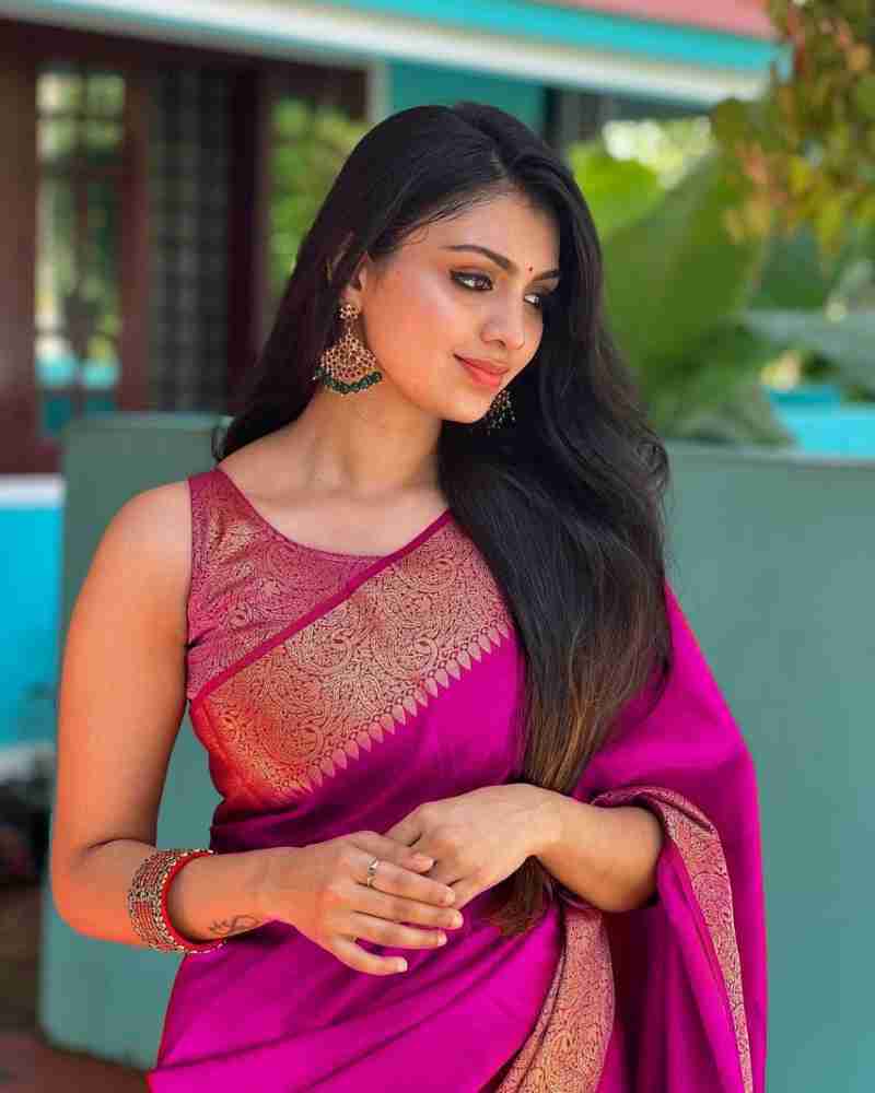 Enticing Dark Pink Soft Silk Saree With Hypnotic Blouse Piece