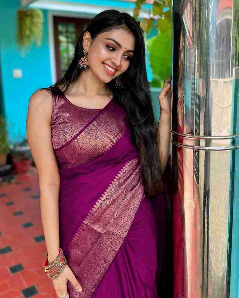 Ailurophile Purple Soft Silk Saree With Gratifying Blouse Piece