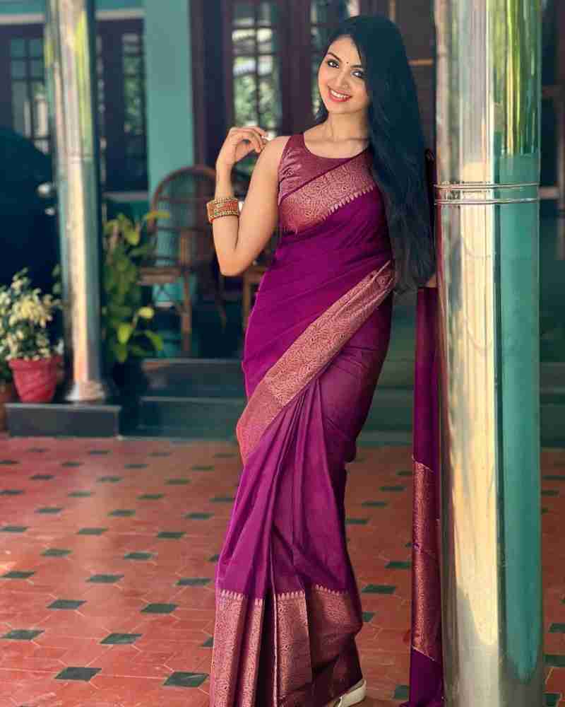 Ailurophile Purple Soft Silk Saree With Gratifying Blouse Piece