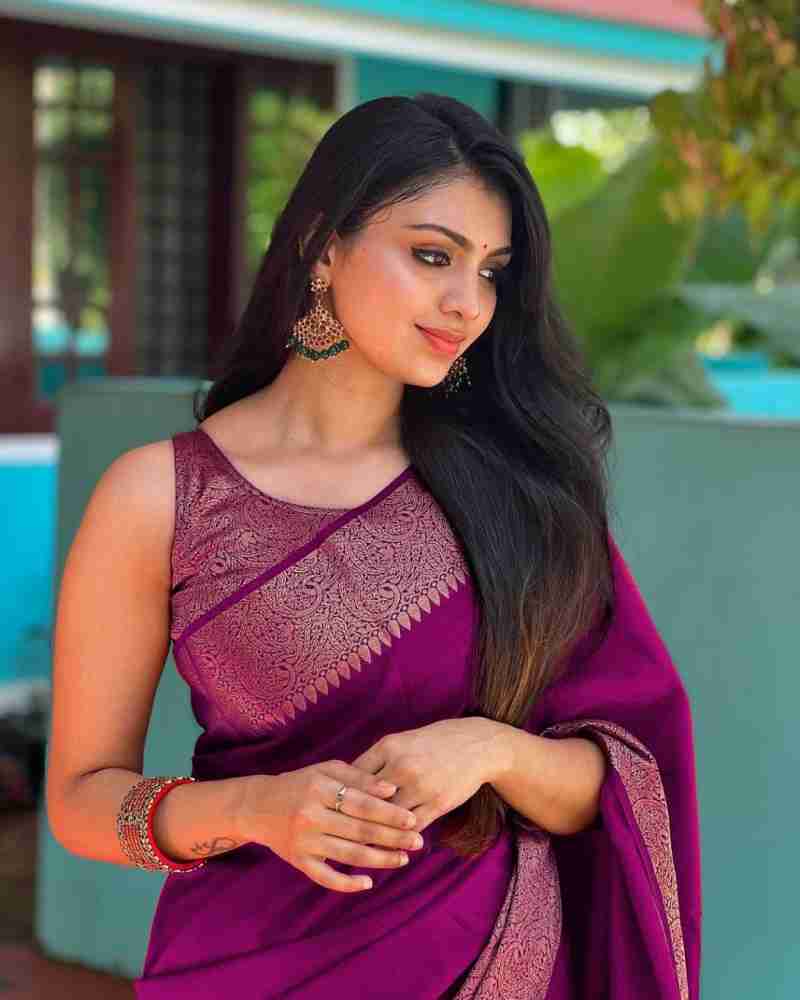 Ailurophile Purple Soft Silk Saree With Gratifying Blouse Piece