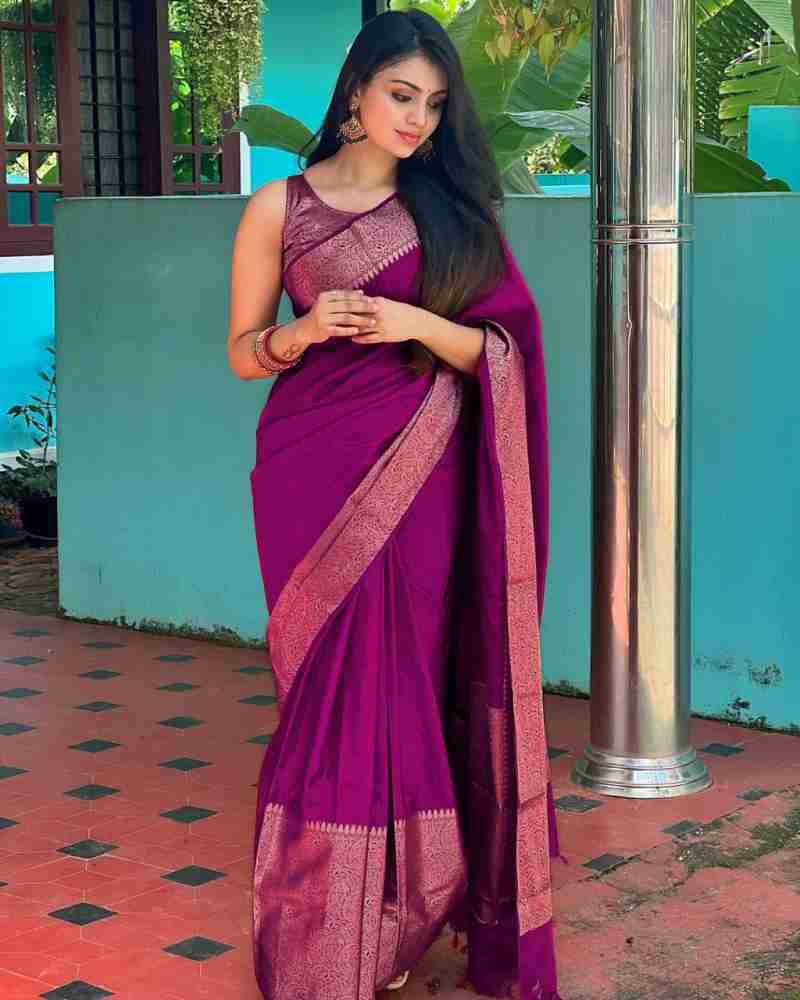 Ailurophile Purple Soft Silk Saree With Gratifying Blouse Piece