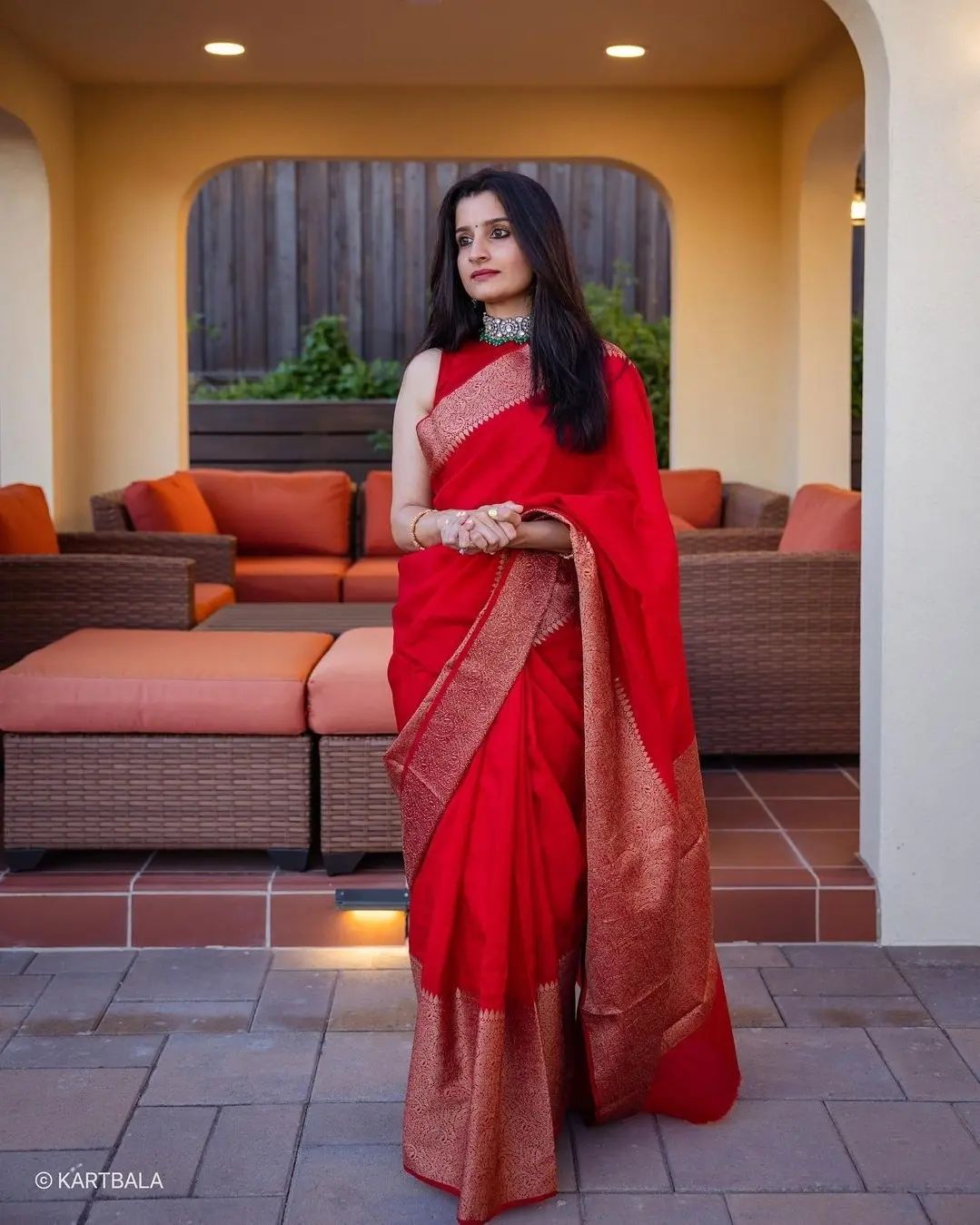 Beleaguer Red Soft Silk Saree With Unequalled Blouse Piece