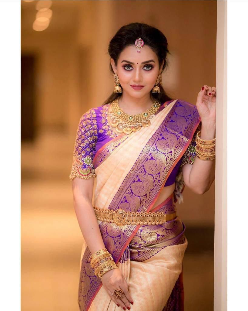 Engrossing Peach Soft Silk Saree With Angelic Blouse Piece