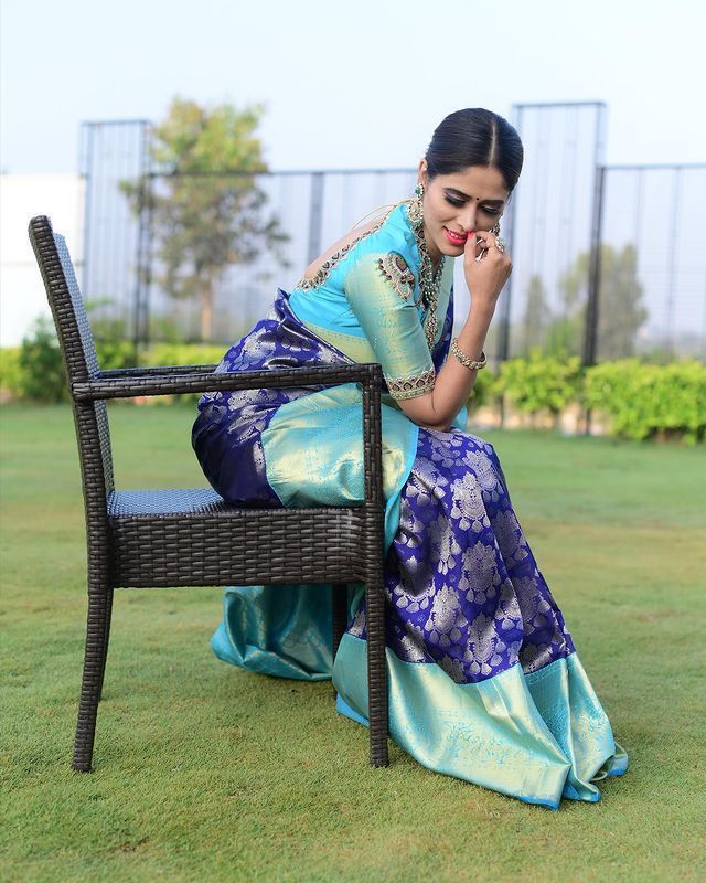 Blissful Blue Soft Banarsi Silk Saree With Glorious Blouse Piece