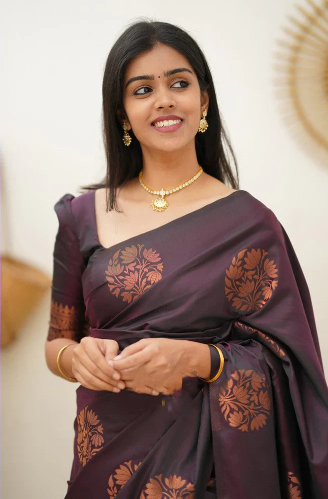 Pulsating Purple Soft Silk Saree With Scrumptious Blouse Piece