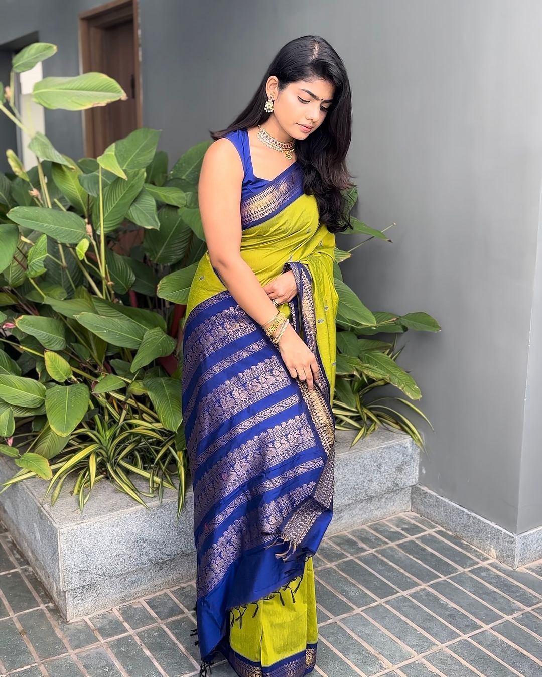 Desultory Parrot Soft Silk Saree With Angelic Blouse Piece
