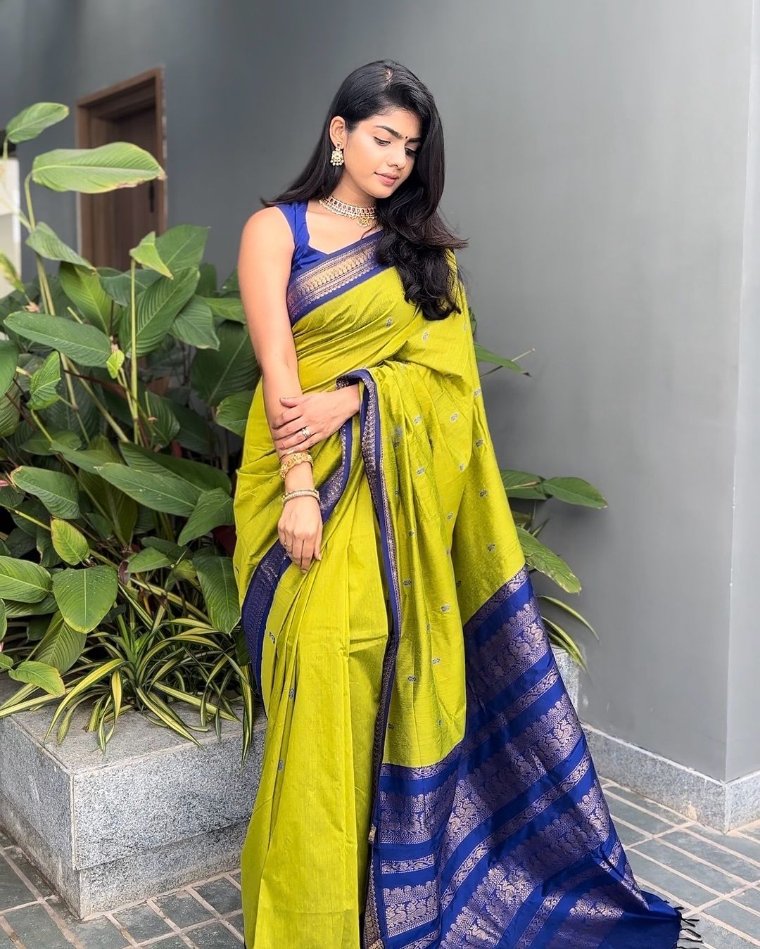 Desultory Parrot Soft Silk Saree With Angelic Blouse Piece