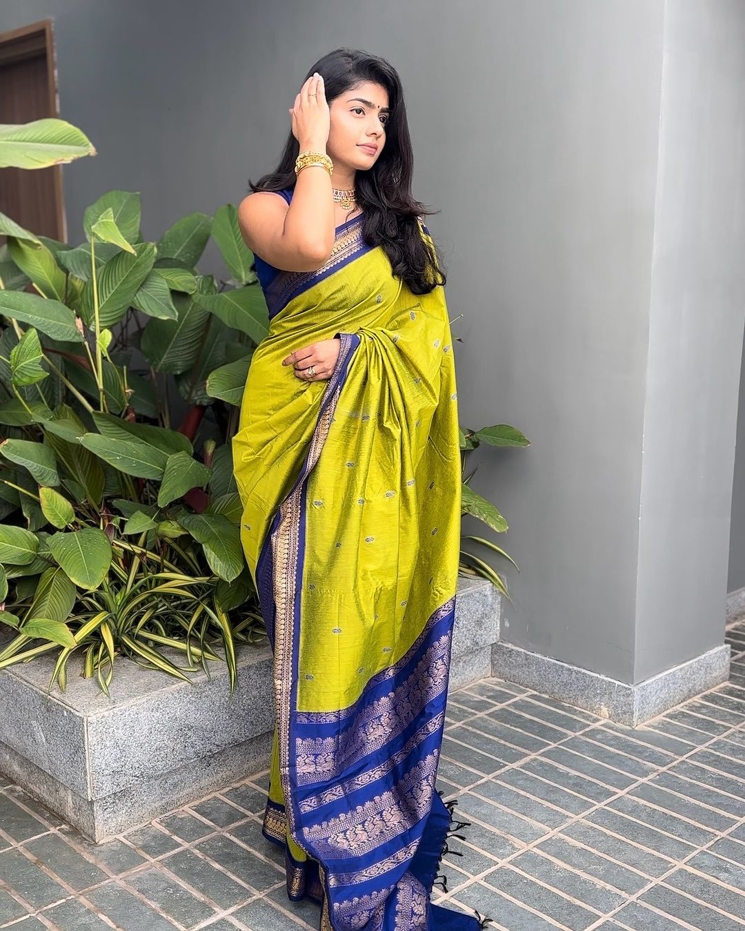 Desultory Parrot Soft Silk Saree With Angelic Blouse Piece