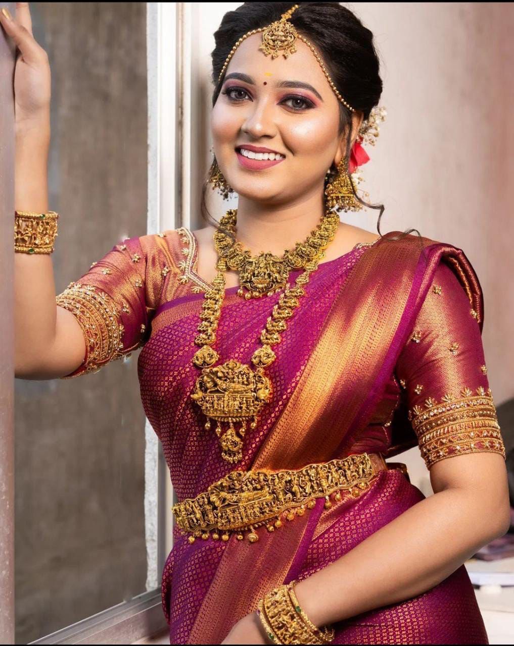 Blissful Dark Pink Soft Silk Saree With Majestic Blouse Piece